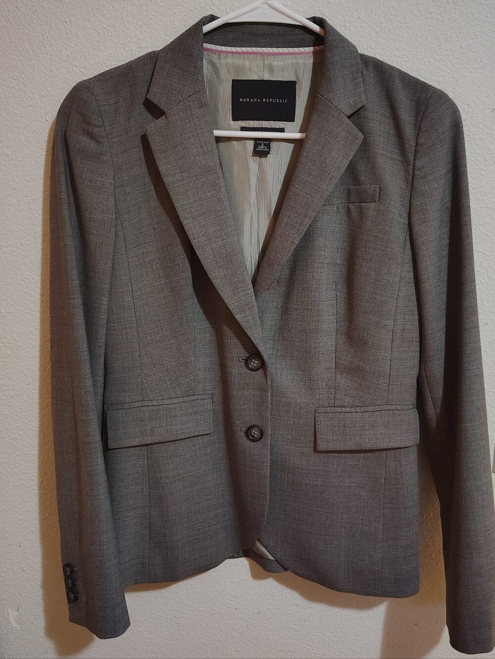 Banana Republic Women's Gray Virgin Wool Italian Fabric Two-Button Blazer Size 2